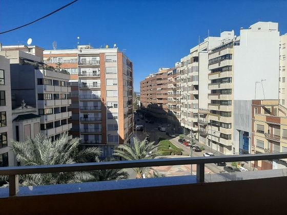Foto 2 de Venta de piso en plaza De Octubre de 3 habitaciones con terraza y balcón