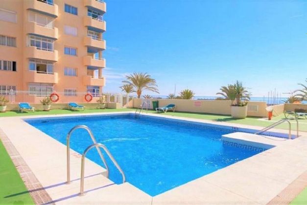 Foto 1 de Piso en venta en Puerto - Plaza de Toros de 2 habitaciones con terraza y piscina