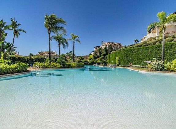 Foto 1 de Pis en venda a Benahavís de 4 habitacions amb terrassa i piscina
