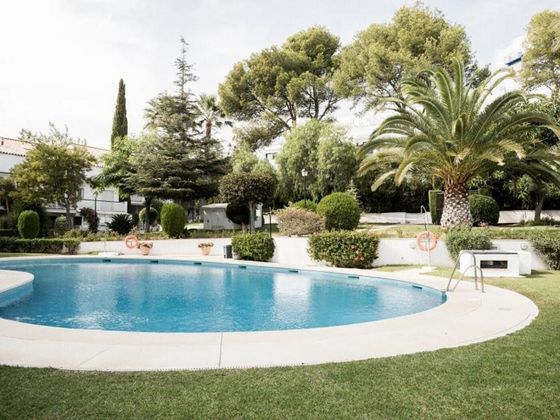 Foto 1 de Casa adossada en venda a Nagüeles Alto de 4 habitacions amb terrassa i piscina