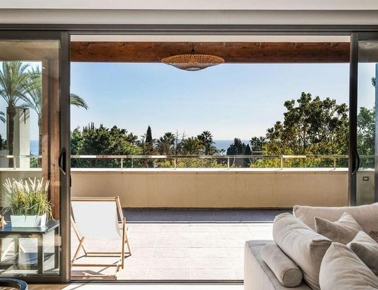 Foto 1 de Alquiler de piso en Sierra Blanca de 3 habitaciones con terraza y piscina