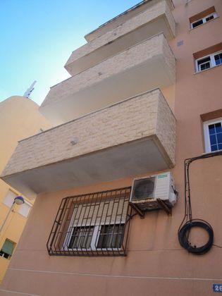 Foto 2 de Pis en venda a calle Méndez Núñez de 3 habitacions amb aire acondicionat