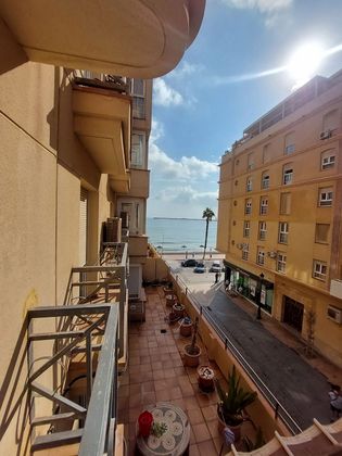 Foto 1 de Piso en venta en Melilla de 4 habitaciones con piscina y balcón