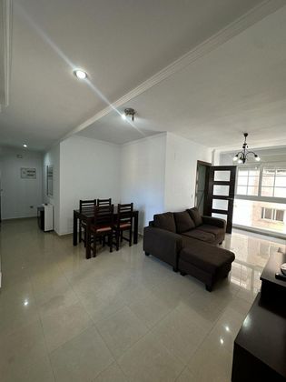 Foto 1 de Pis en venda a Melilla de 2 habitacions amb terrassa i ascensor