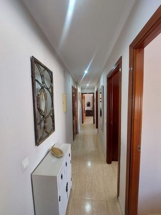 Foto 2 de Piso en venta en Melilla de 2 habitaciones con terraza y ascensor