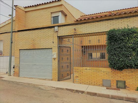Foto 1 de Casa en venta en Magdalena de 4 habitaciones con terraza y garaje