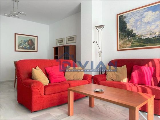 Foto 1 de Alquiler de piso en Centro - Huelva de 2 habitaciones con muebles y balcón