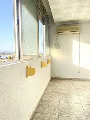 Foto 2 de Pis en venda a Ayuntamiento - El Salvador de 3 habitacions amb aire acondicionat