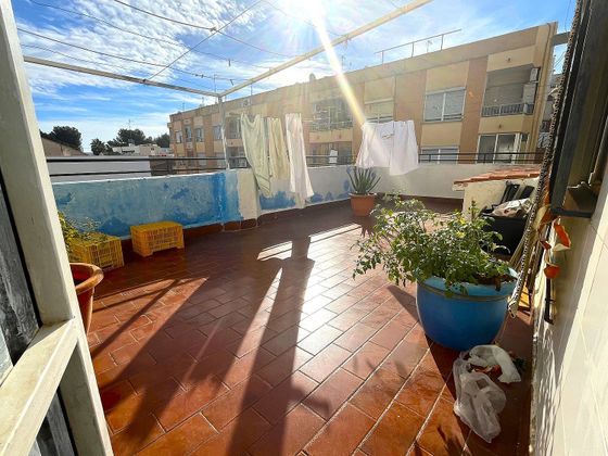 Foto 1 de Casa adossada en venda a Centro Ciudad de 5 habitacions amb terrassa i calefacció
