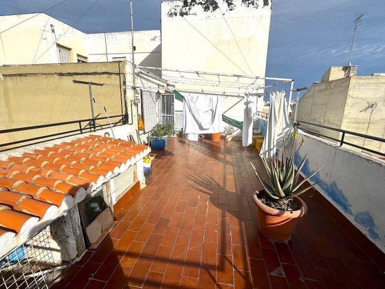Foto 2 de Casa adossada en venda a Centro Ciudad de 5 habitacions amb terrassa i calefacció