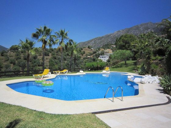 Foto 2 de Casa rural en venda a Istán de 7 habitacions amb terrassa i piscina