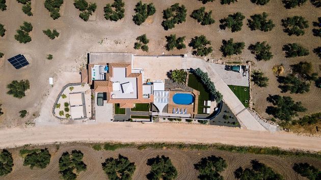 Foto 2 de Venta de chalet en Iznájar de 6 habitaciones con terraza y piscina