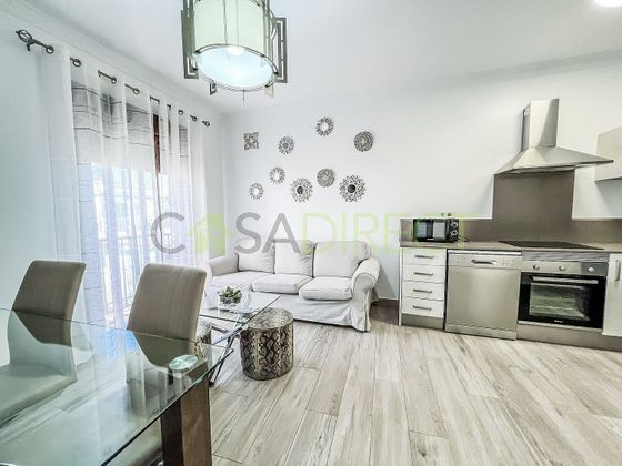 Foto 2 de Piso en alquiler en Centro - Nerja de 2 habitaciones con terraza y muebles