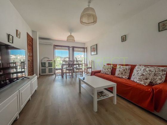 Foto 2 de Piso en alquiler en Frigiliana de 3 habitaciones con terraza y muebles