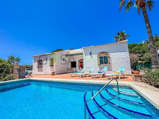 Foto 2 de Xalet en lloguer a Viñuela de 3 habitacions amb terrassa i piscina