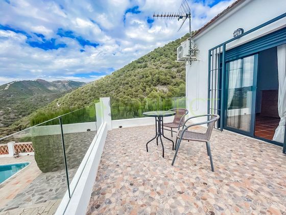 Foto 2 de Chalet en alquiler en Frigiliana de 2 habitaciones con terraza y piscina