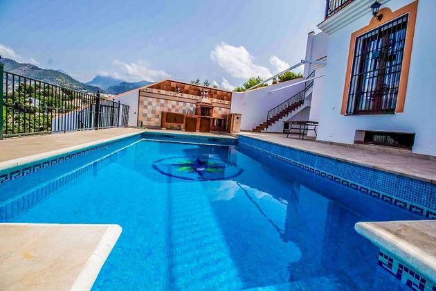 Foto 1 de Casa en alquiler en Frigiliana de 4 habitaciones con terraza y piscina