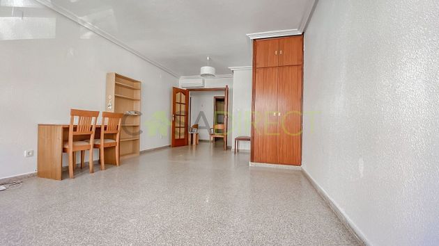 Foto 2 de Pis en lloguer a Almoradí de 3 habitacions amb garatge i aire acondicionat