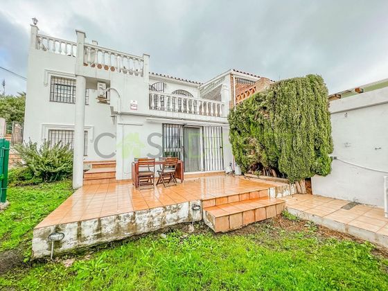 Foto 1 de Casa rural en venda a El Faro de Calaburra - Chaparral de 3 habitacions amb terrassa i piscina
