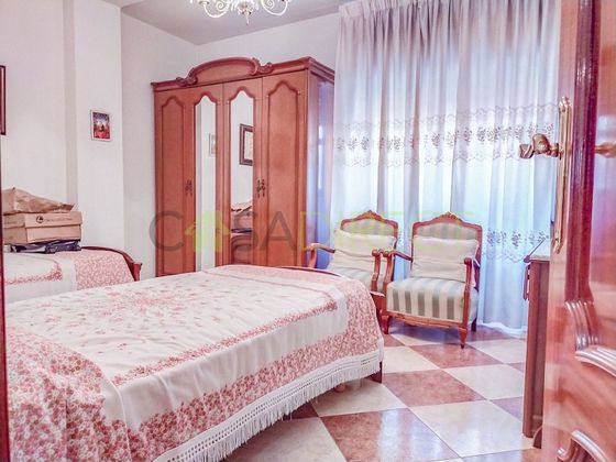 Foto 2 de Pis en venda a Nueva Andalucía de 4 habitacions amb terrassa i aire acondicionat