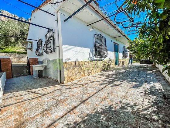Foto 1 de Casa rural en venda a Alfarnatejo de 3 habitacions amb terrassa i jardí