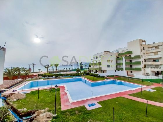 Foto 1 de Pis en lloguer a Salobreña de 2 habitacions amb terrassa i piscina