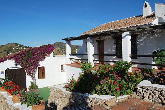 Foto 2 de Casa rural en venda a Frigiliana de 3 habitacions amb terrassa i garatge