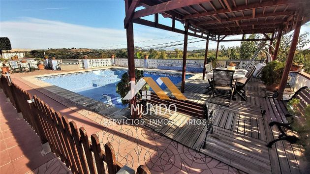 Foto 2 de Xalet en venda a Vilamarxant de 4 habitacions amb terrassa i piscina