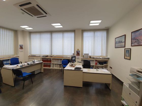 Foto 1 de Oficina en alquiler en San Roque de 360 m²