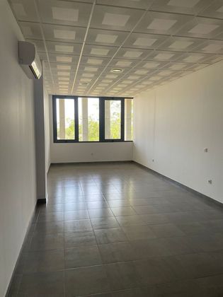 Foto 2 de Alquiler de oficina en Camas de 104 m²