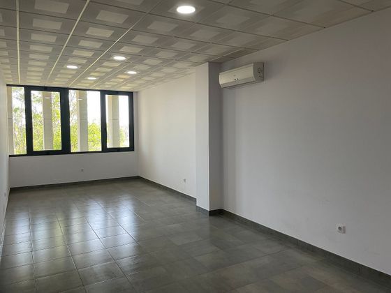 Foto 1 de Alquiler de oficina en Camas de 300 m²