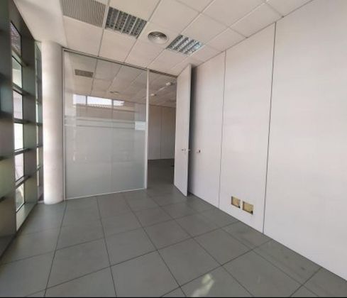 Foto 2 de Alquiler de oficina en Camas de 165 m²