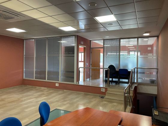 Foto 1 de Alquiler de oficina en Tablada de 256 m²
