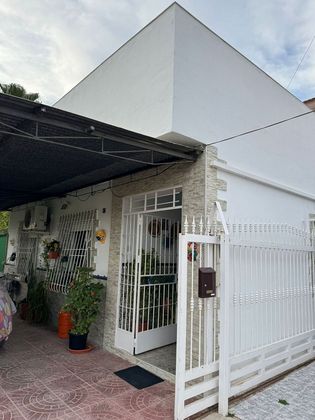Foto 2 de Chalet en venta en calle Torre San Miguel de 4 habitaciones con terraza y jardín