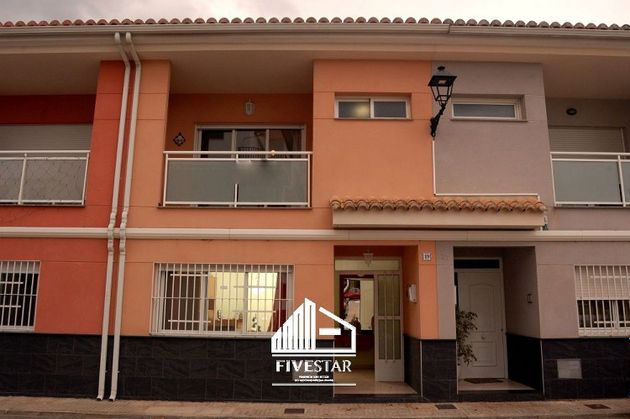 Foto 1 de Casa en venta en calle La Pau de 4 habitaciones con terraza y piscina