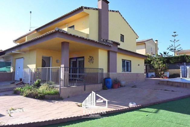 Foto 1 de Venta de casa en colonia Caña Primal III de 4 habitaciones con terraza y piscina