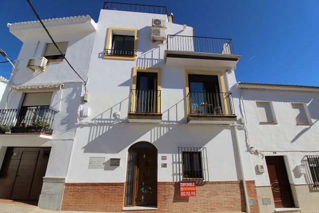 Foto 2 de Casa en venda a calle Fuente de 4 habitacions amb terrassa i balcó