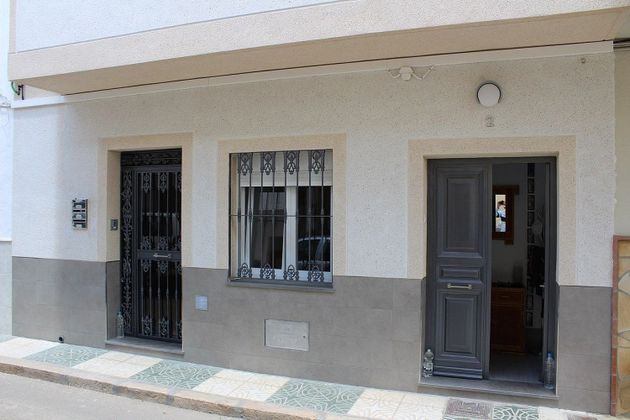 Foto 1 de Casa en alquiler en calle Cádiz de 2 habitaciones con muebles