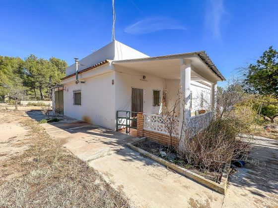 Foto 1 de Casa rural en venda a Andilla de 4 habitacions amb garatge i jardí