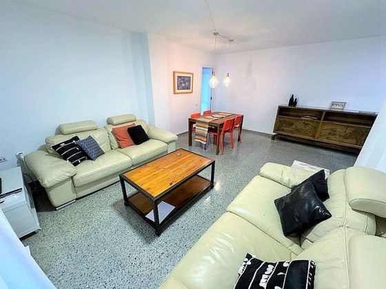 Foto 2 de Alquiler de piso en La Carrasca de 4 habitaciones con terraza y muebles