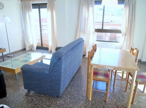Foto 2 de Pis en lloguer a Mestalla de 2 habitacions amb mobles i balcó
