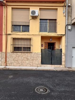 Foto 1 de Venta de casa en Turís de 4 habitaciones con terraza y jardín