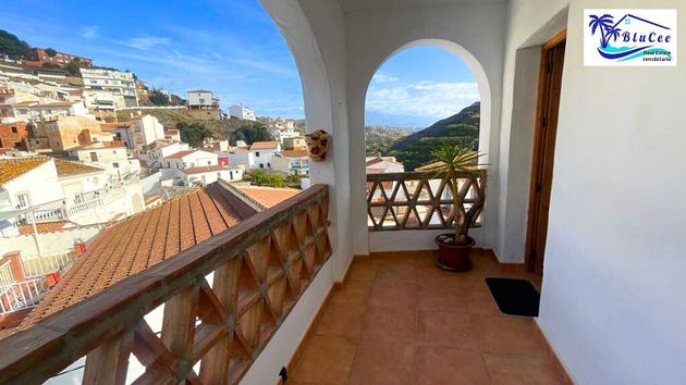 Foto 1 de Casa en venda a calle Martires de 5 habitacions amb terrassa i balcó