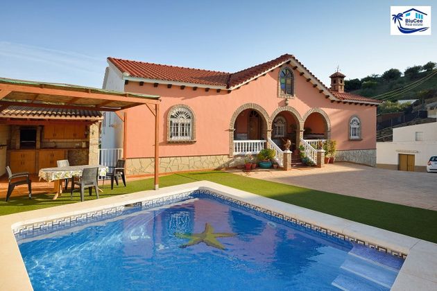 Foto 2 de Venta de chalet en Viñuela de 6 habitaciones con terraza y piscina