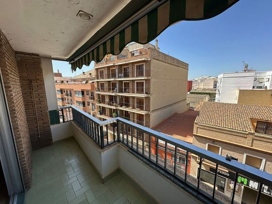 Foto 1 de Venta de piso en Benimàmet de 4 habitaciones con balcón y calefacción