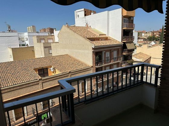 Foto 2 de Venta de piso en Benimàmet de 4 habitaciones con balcón y calefacción