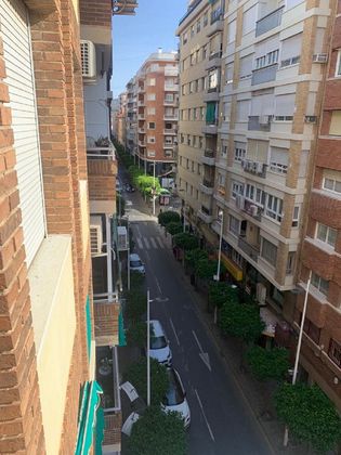 Foto 1 de Pis en venda a Centro - Murcia de 4 habitacions amb terrassa i balcó