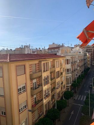 Foto 2 de Venta de piso en Centro - Murcia de 4 habitaciones con terraza y balcón