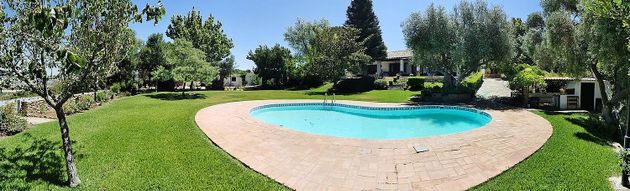 Foto 2 de Chalet en venta en Ronda de 4 habitaciones con piscina y jardín