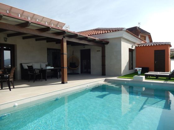 Foto 2 de Chalet en venta en calle Del Arroyo de 4 habitaciones con terraza y piscina